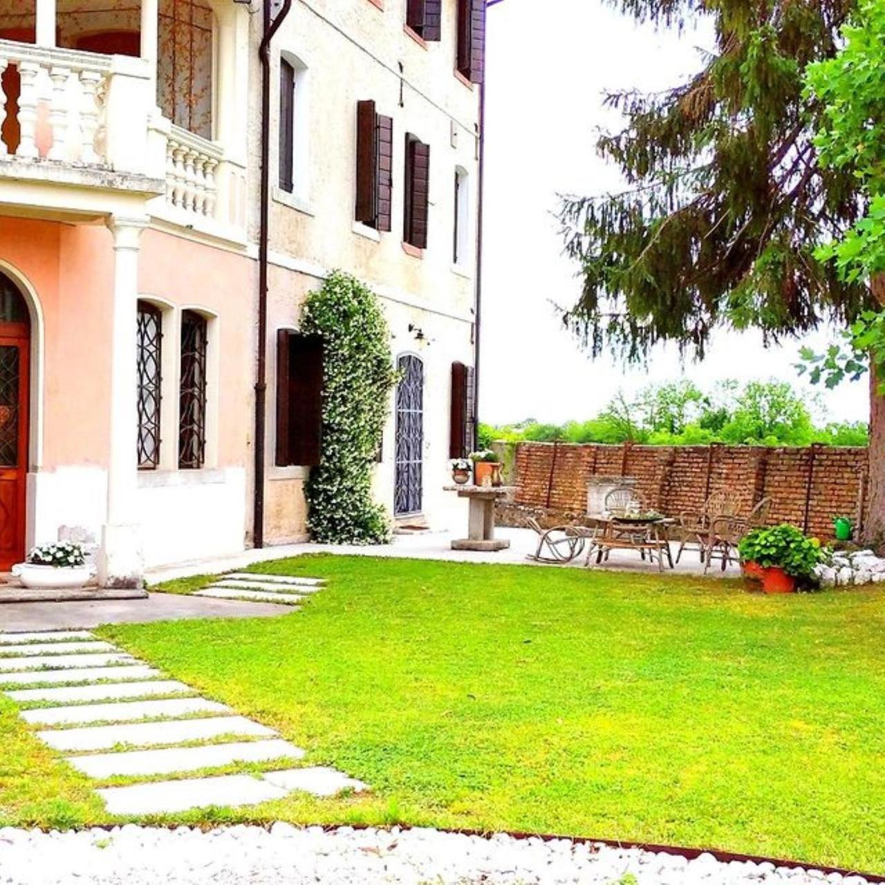 كانيفا B&B Ernestine Family Home المظهر الخارجي الصورة